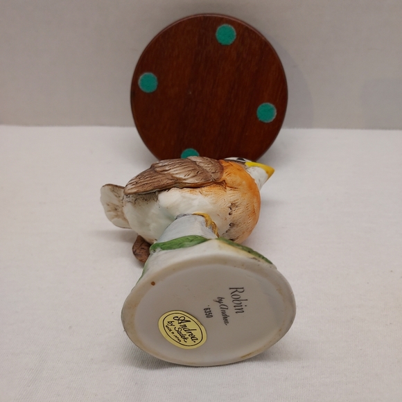 Andrea by Sadek "Robin" Porcelain Figurine on Wood Base #6350 4.5" tall on Stand - Picture 8 of 9